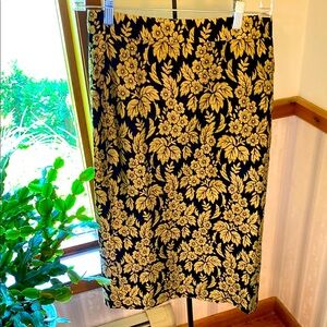 J. Crew Black and Gold Embellished Pencil Skirt Size 6!